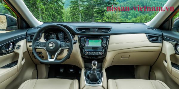 Nissan X-Trail (2014-2017) Interior & Infotainment | Carwow